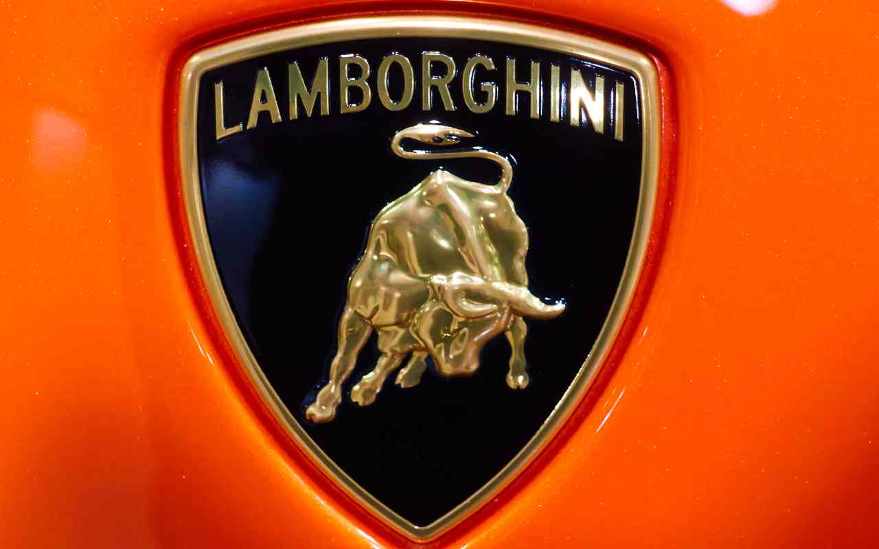 Lamborghini ecco la Revuelto da oltre mille cavalli (Adobe Stock)