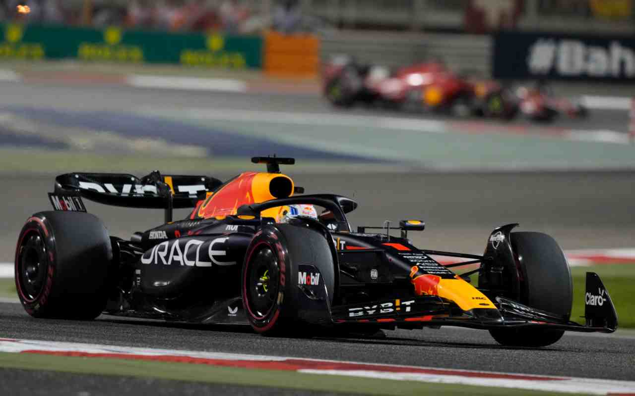 Red Bull RB19 con Verstappen in Bahrain (LaPresse)