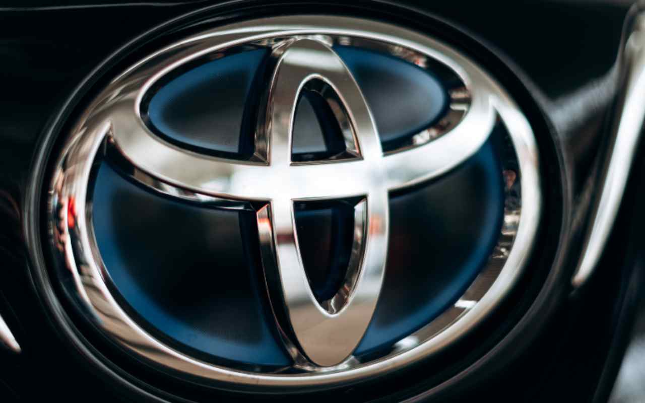 Toyota logo (Adobe)