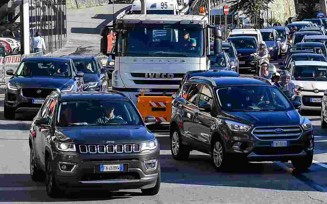 traffico auto (ANSA)