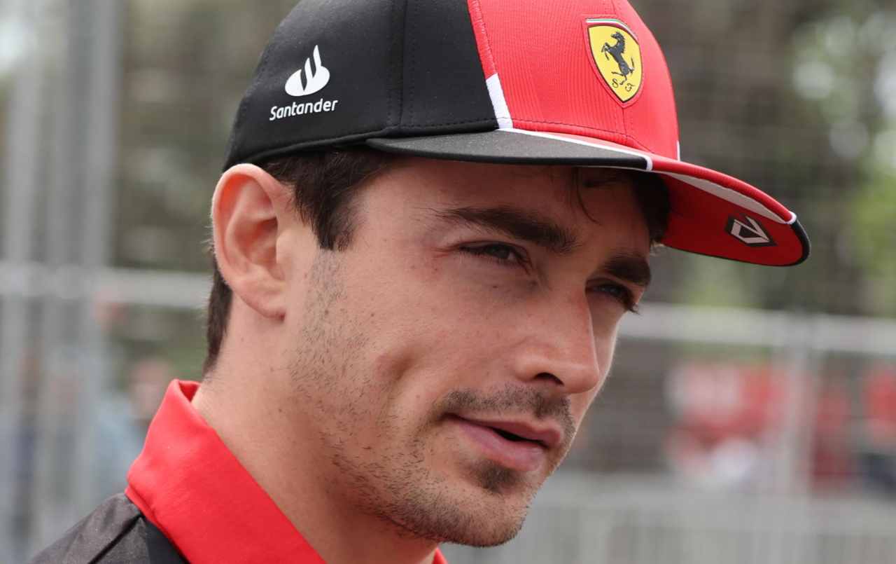 Charles Leclerc fa a pezzi la Ferrari