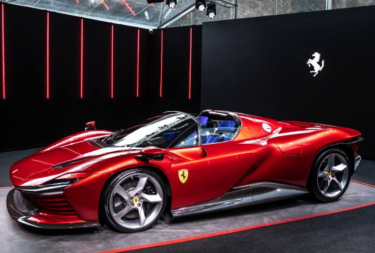 Auto in esposizione Ferrari