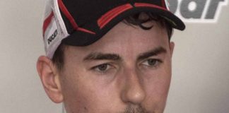 Lorenzo e la sua squadra del cuore (ANSA)