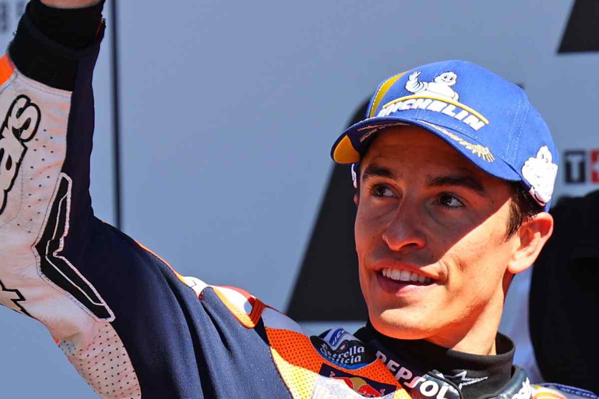 Marc Marquez saluta il pubblico