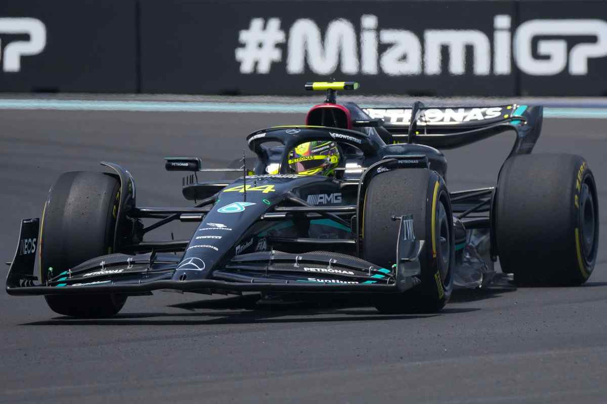 Mercedes F1 W14 tante novità