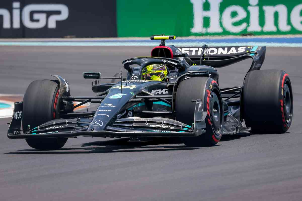 Mercedes Lewis Hamilton e futuro