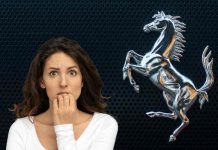 Ferrari trainata da carro attrezzi