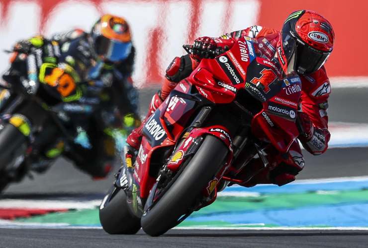 Battaglia in pista MotoGP