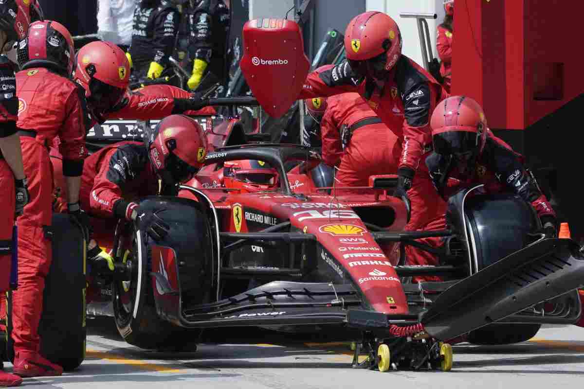 Ferrari gesto eroico del meccanico