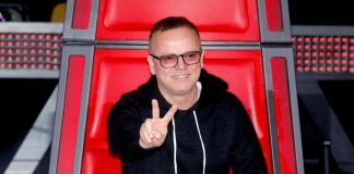 Gigi D'Alessio e la sua auto