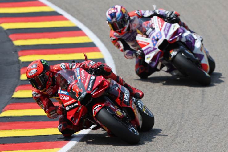 Pecco Bagnaia si arrende al Sachsenring