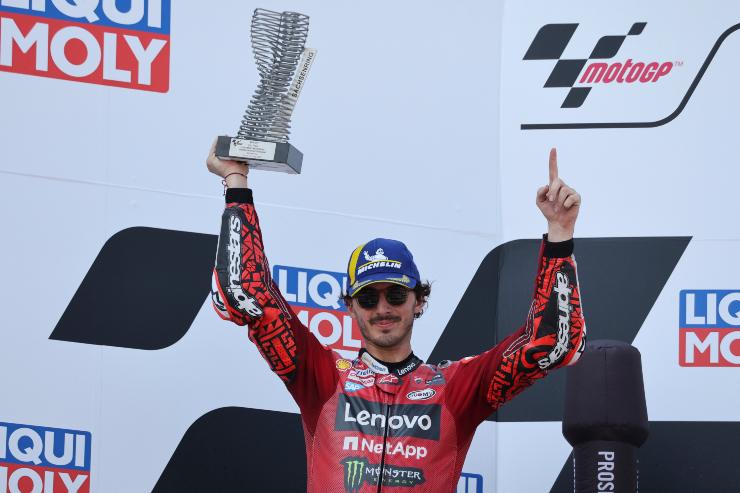 Pecco Bagnaia senza rivali ad Assen