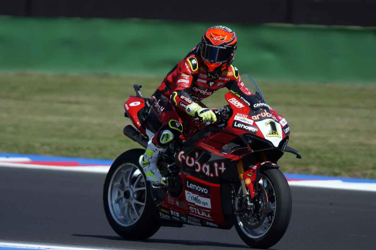 Superbike Alvaro Bautista trionfa a Misano