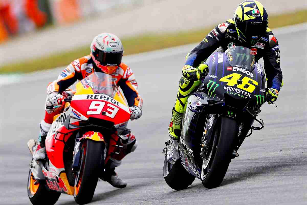 Valentino Rossi batte Marc Marquez