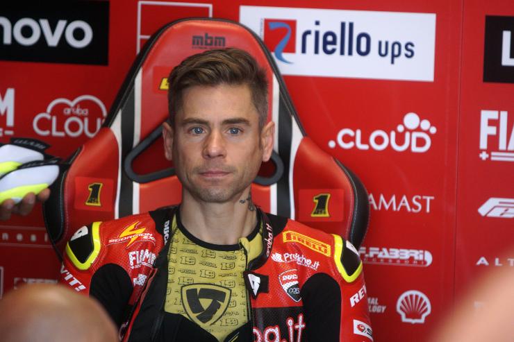 Alvaro Bautista imprendibile anche a Donington