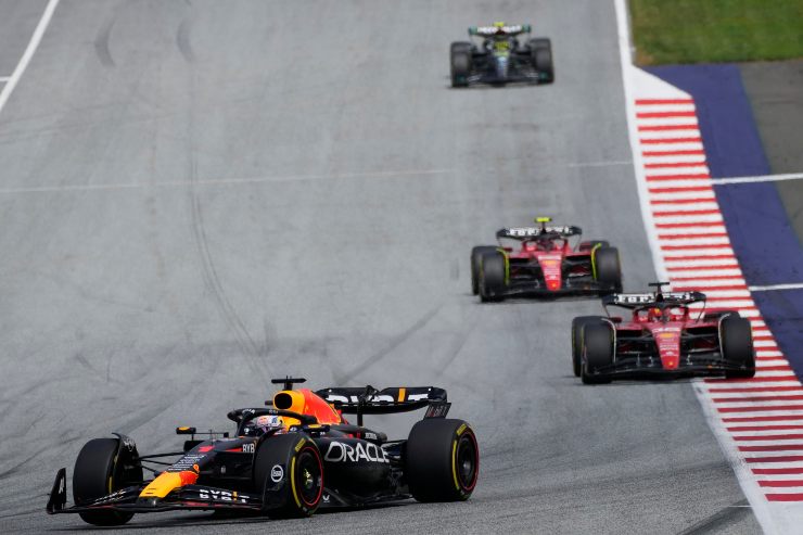 F1 Red Bull e Mercedes attaccano la Ferrari