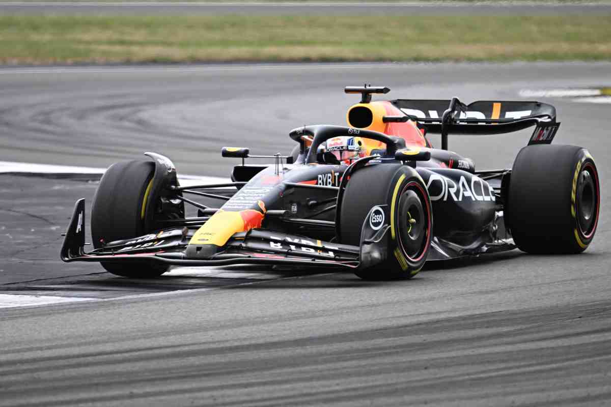 F1 Max Verstappen in pole position a Silverstone