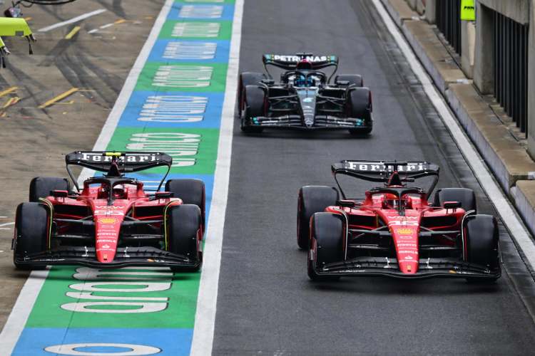 Ferrari, il battibecco tra Leclerc e Sainz