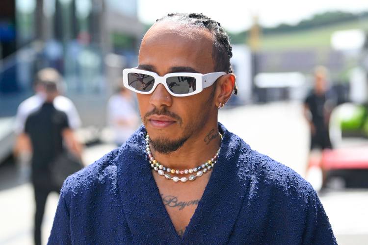 Mercedes, l’annuncio di Lewis Hamilton