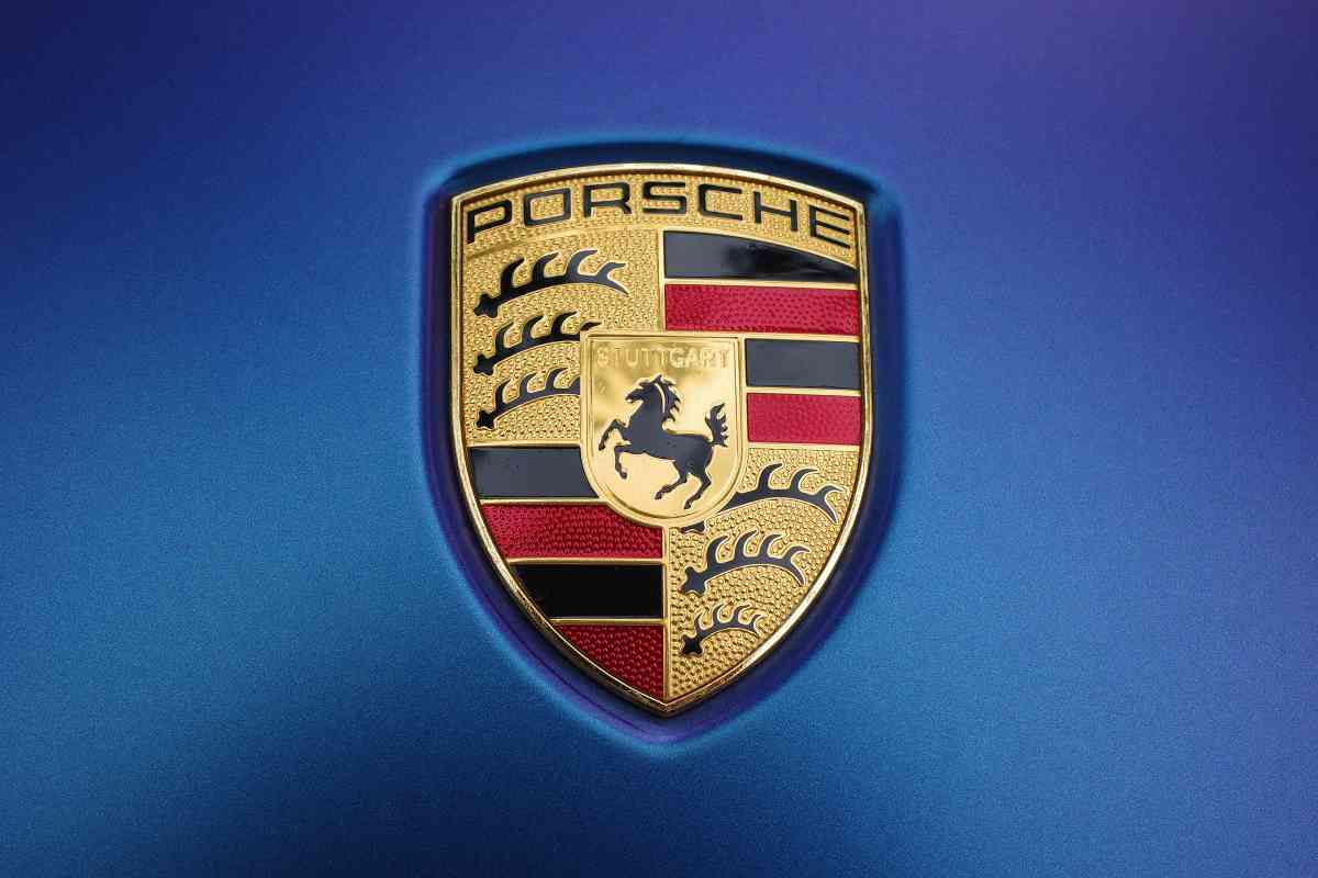 Vecchia Porsche riportata a nuovo