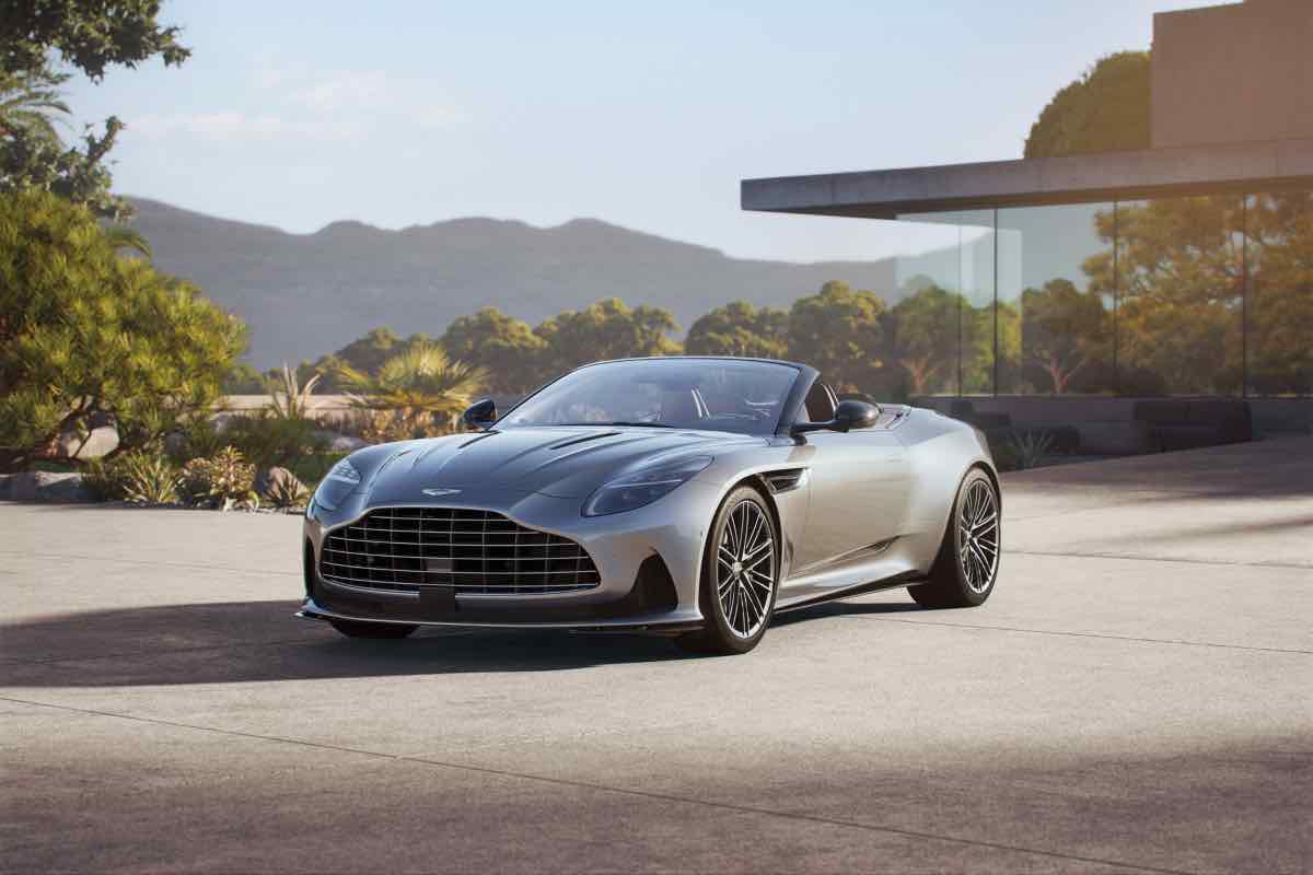 Aston Martin, il nuovo bolide da urlo: pronta per James Bond