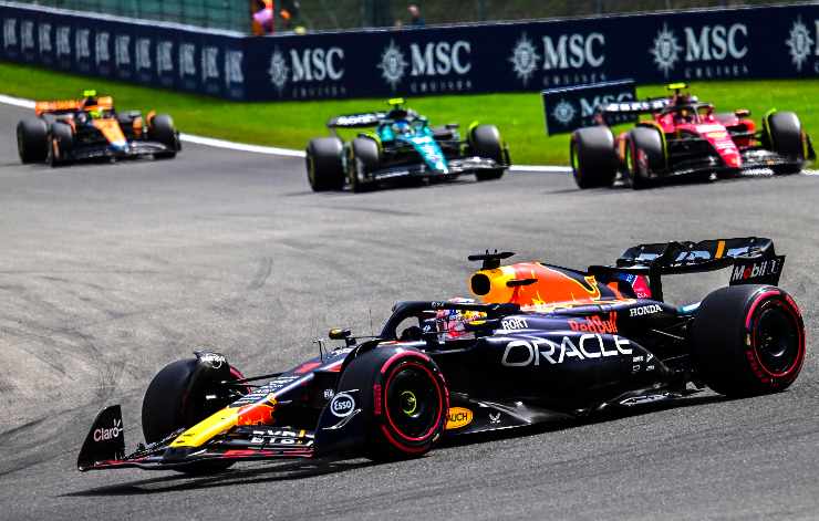 Max Verstappen domina la scena