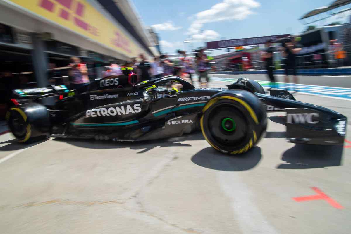 F1, infortunio in casa Mercedes