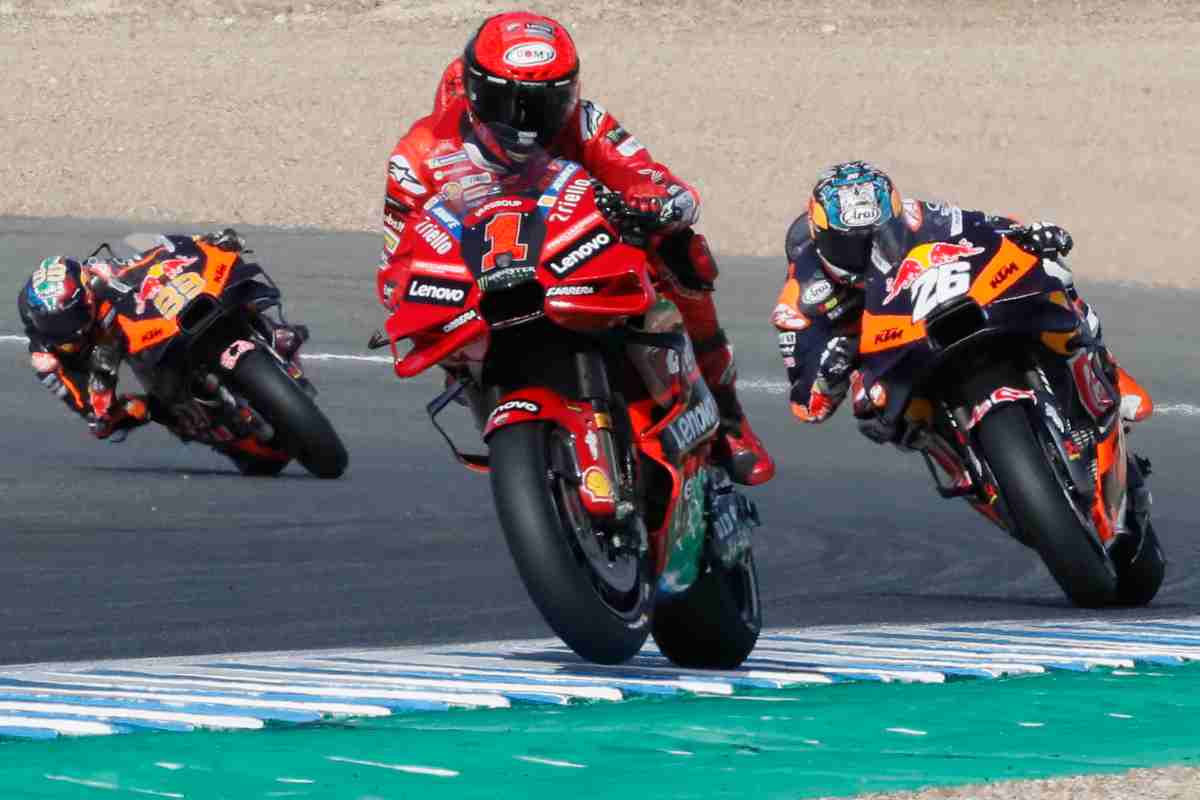 MotoGP, KTM lancia la sfida alla Ducati