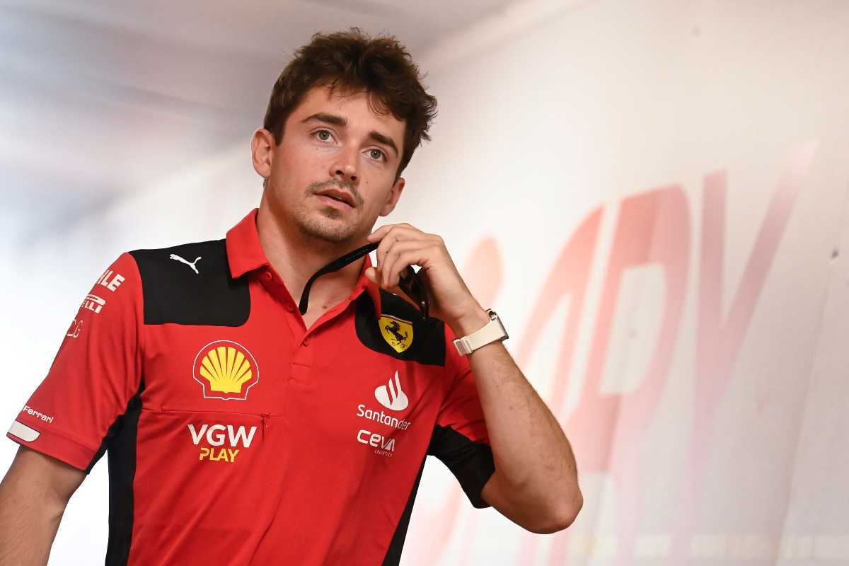 Charles Leclerc, pizzicato il fratello