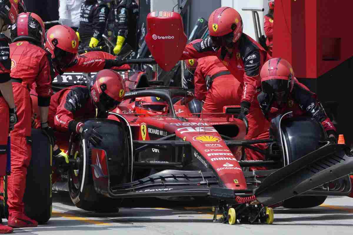 Ferrari altro errore ai box