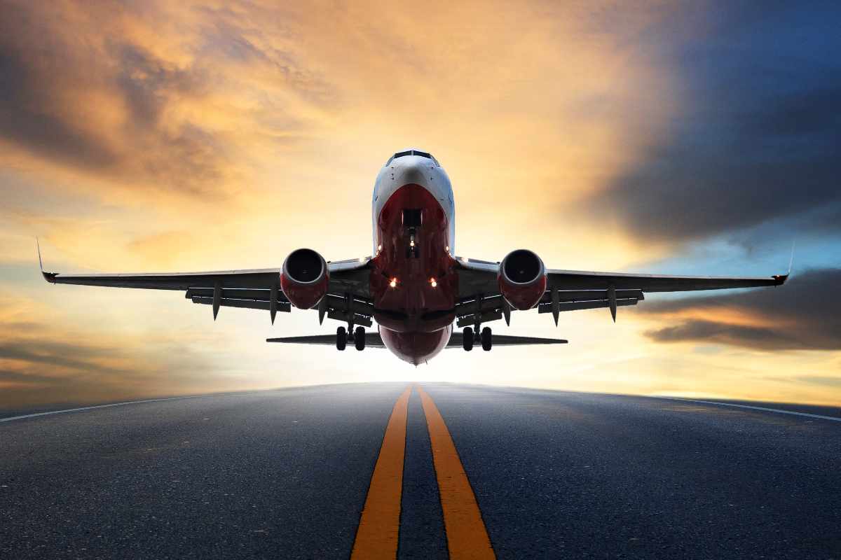 Che velocità raggiunge un aereo per il decollo?
