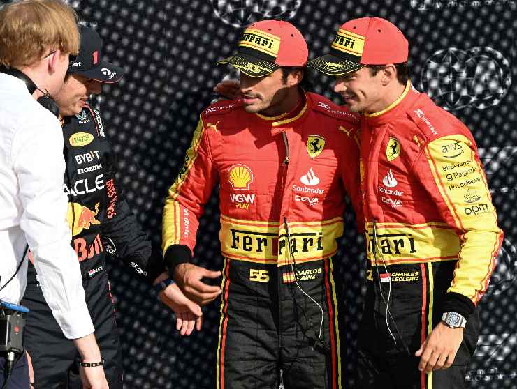 Carlos Sainz e Charles Leclerc gran battaglia