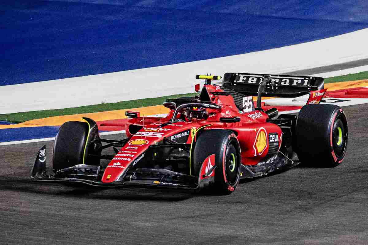 F1 Carlos Sainz vince a Singapore