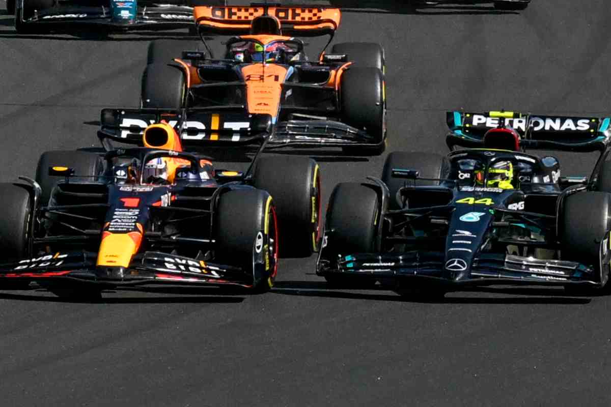 F1 Red Bull e Mercedes scena assurda