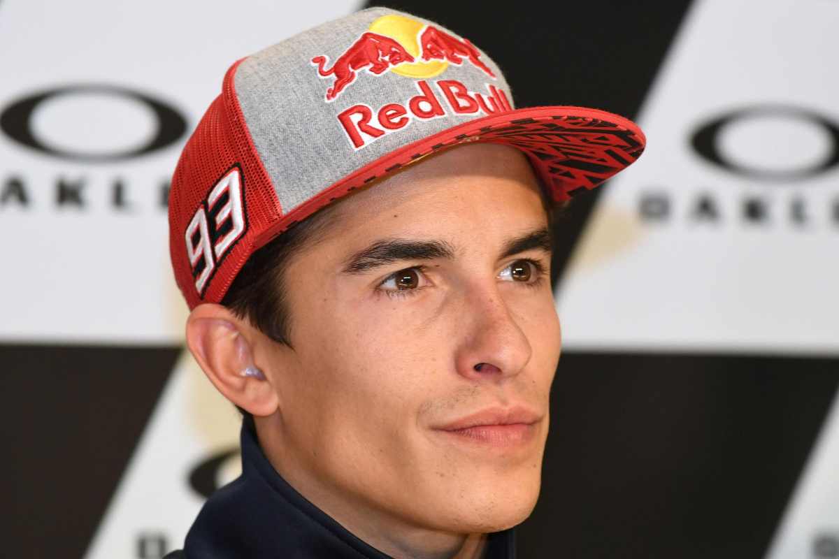 Avete visto la nuova fiamma di Marc Marquez? 