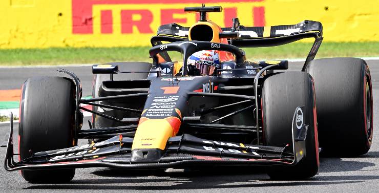 Max Verstappen risponde a Lewis Hamilton