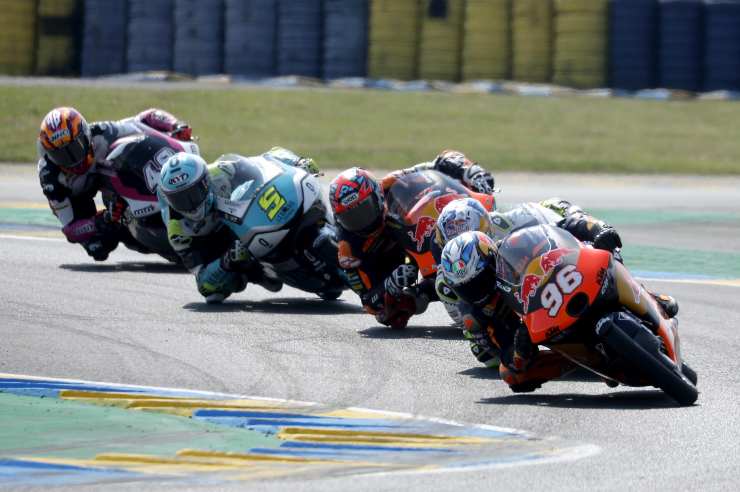 Moto3 lotta in pista