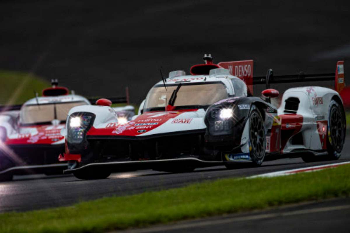 WEC Toyota domina al Fuji