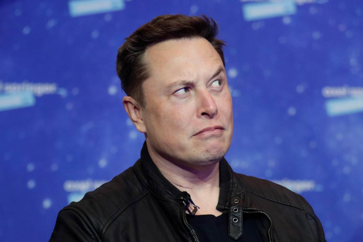 Altro guaio per Tesla, Elon Musk si arrende: le foto sono schiaccianti