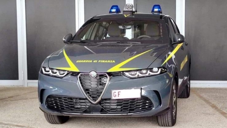 Alfa Romeo Tonale Guardia di Finanza che spettacolo