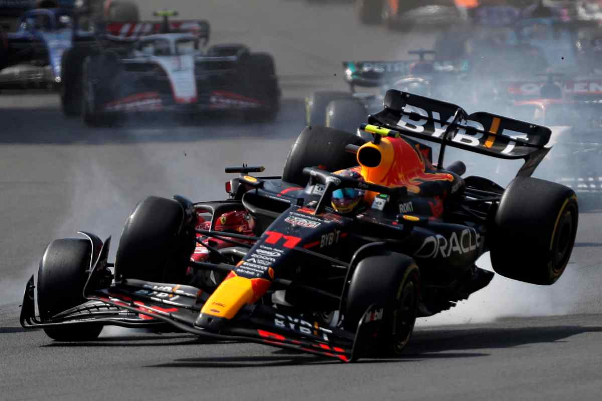 F1 Charles Leclerc e Sergio Perez follia in tribuna