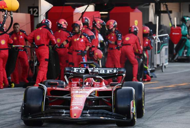 Leclerc confrontato con Sainz