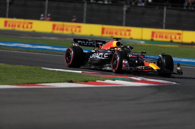 Max Verstappen sempre più leggenda