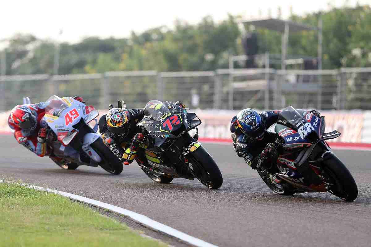 MotoGP, il campione scoppia in lacrima