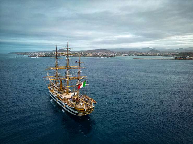 Nave Amerigo Vespucci storia assurda