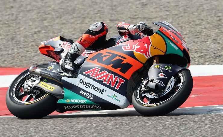 Pedro Acosta accusa la MotoGP