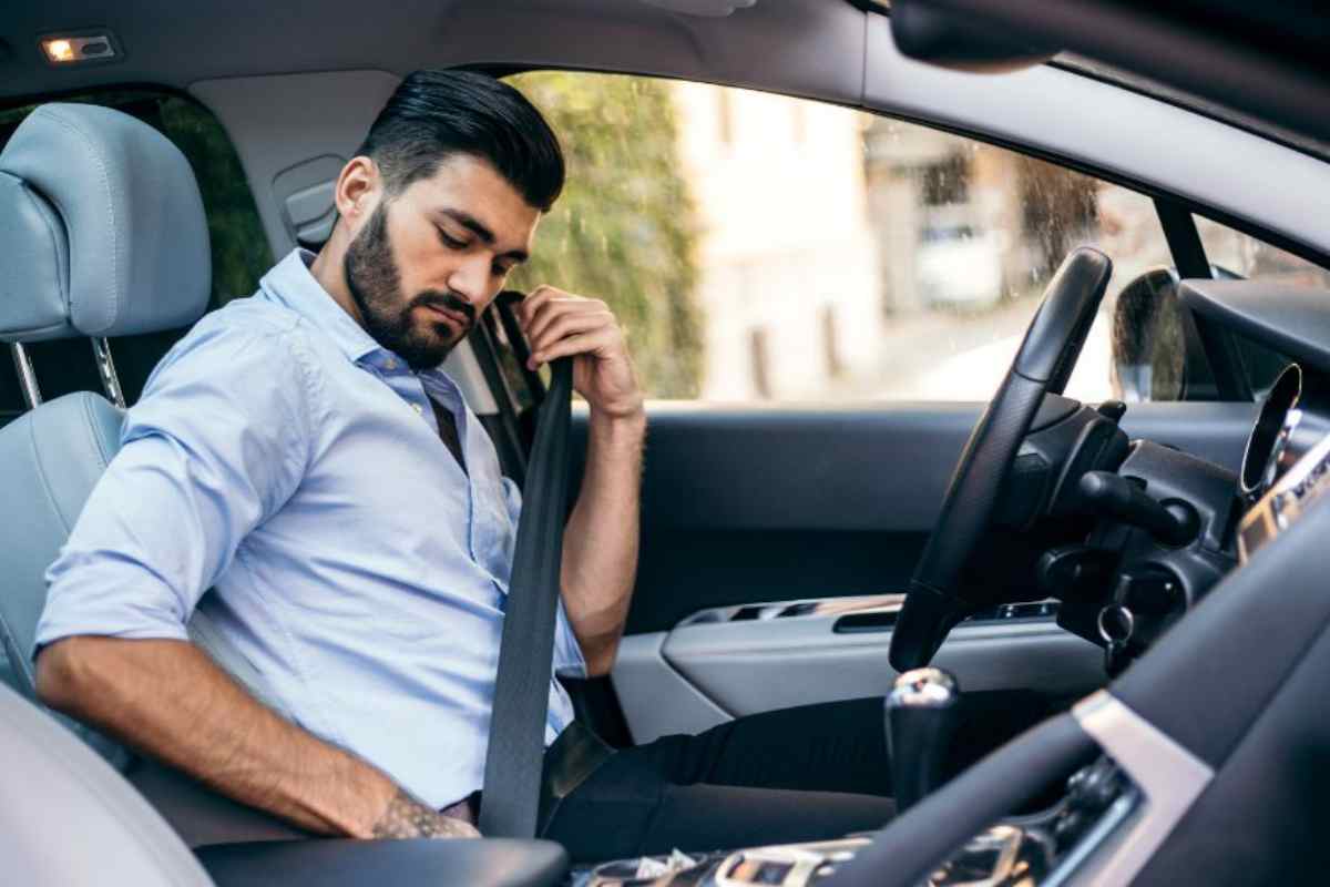 Auto cinture di sicurezza che notizia