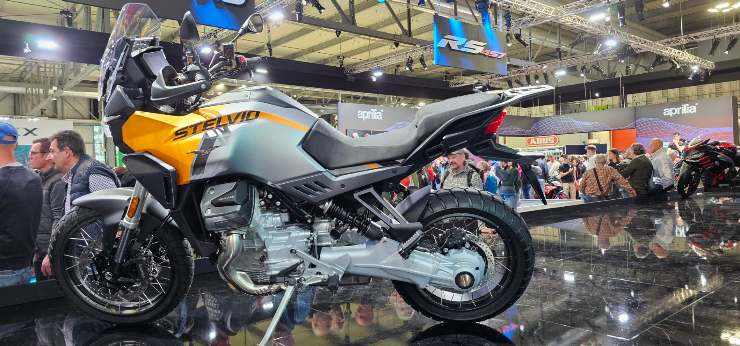 Moto Guzzi Stelvio svelata ad EICMA