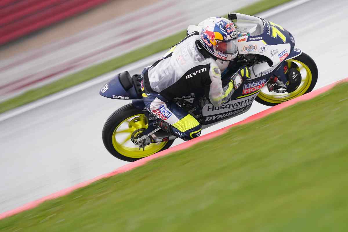 Moto3 Ayumu Sasaki vince a Valencia