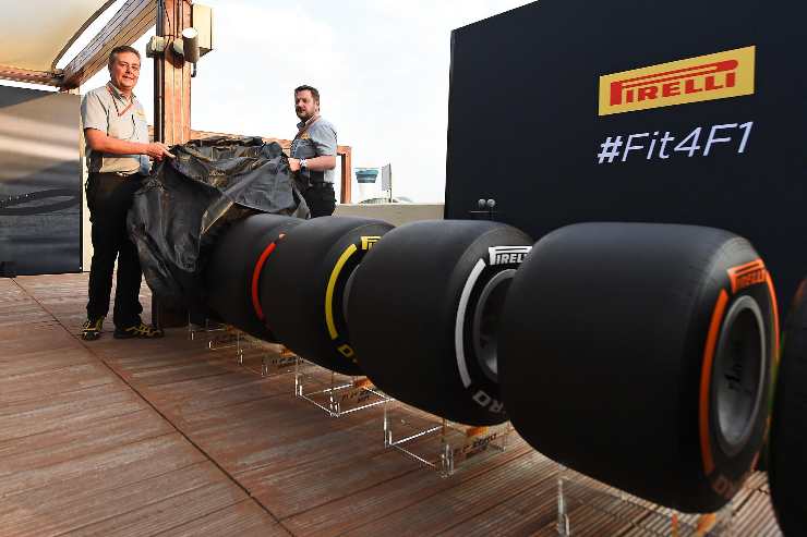 Pirelli gomme lisce